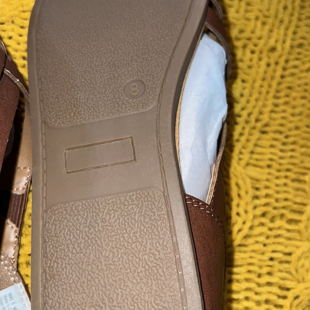 NWOT Sonoma Size 8 Brown Sandals - Picture 8 of 9